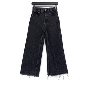 ABERCROMBIE & FITCH Wide Leg Cropped Jean Washed Black Denim 25